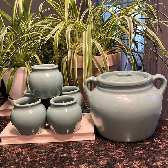 Vintage Glazed Pottery Bean Chili-Soup lg Pot w/6 crocks Signed USA Blue Green - Picture 6 of 12